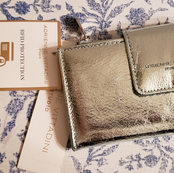 Adrienne Vittadini RFID Wallet - Picture 1 of 12